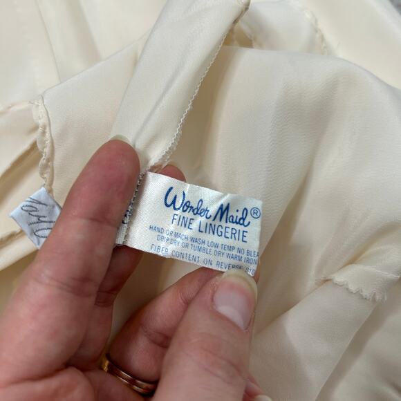 LORD & TAYLOR Vintage Slip Womens Sz Small Wonder Maid Fine Lingerie Union Label - Picture 8 of 12